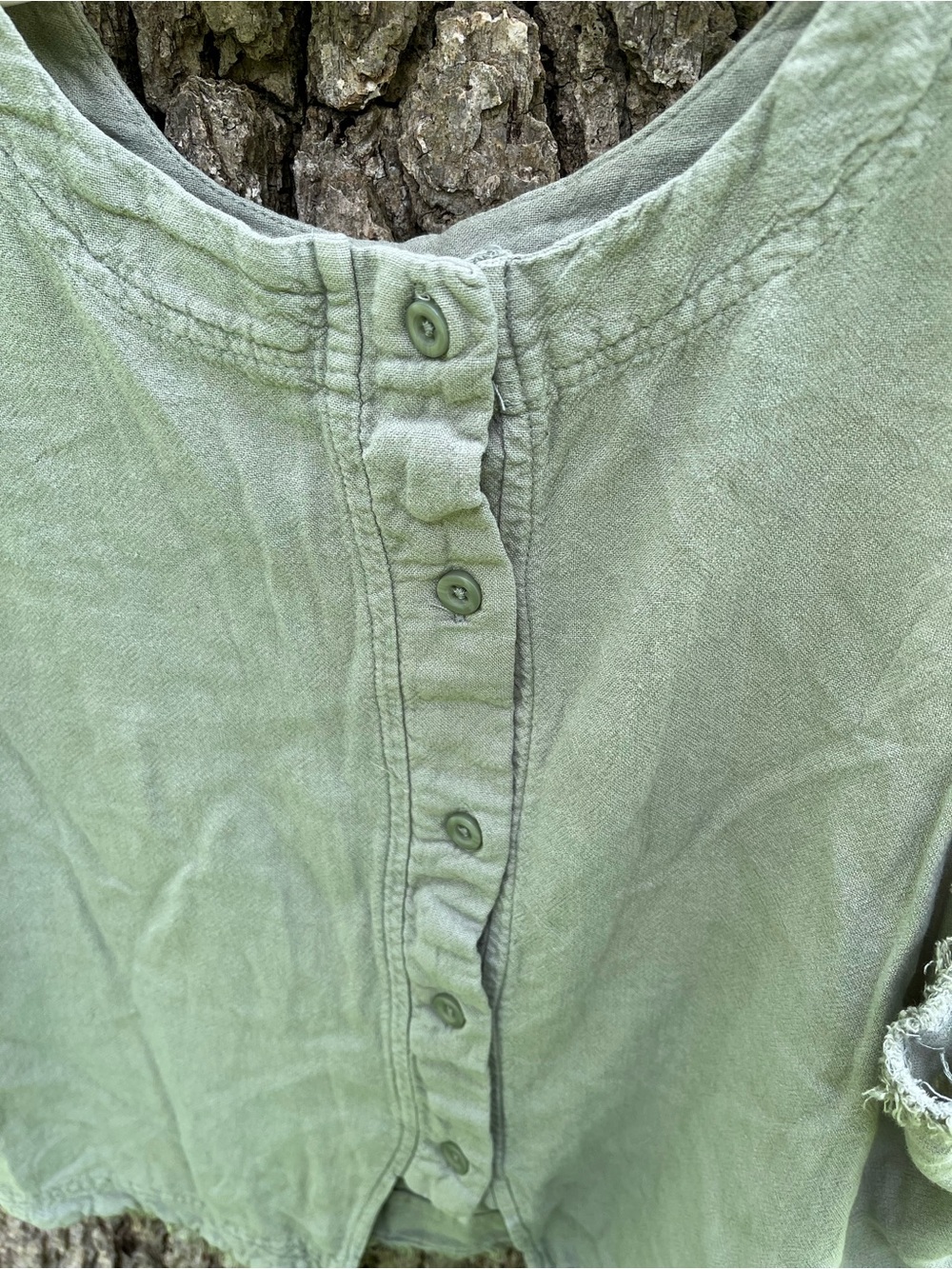 ⭐️Thread & Supply Frayed Hem Sleeveless Blouse in size S - Picture 6 of 6